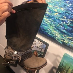 Corral boots **looking for these!!**